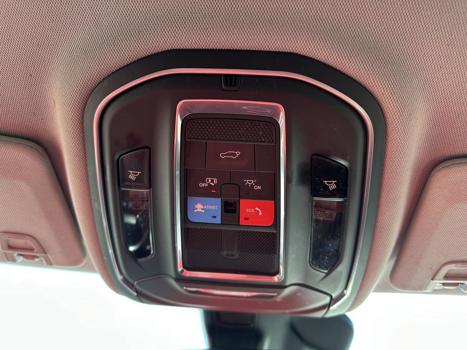 Used 2022 Jeep Grand Cherokee L Laredo w/ Luxury Tech Group I image 36