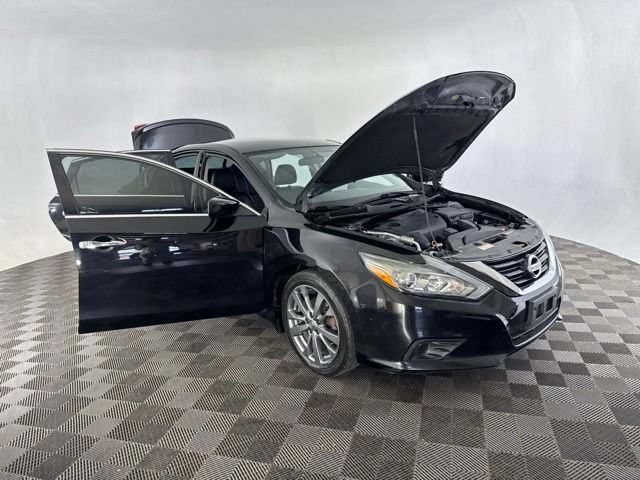 Used 2018 Nissan Altima 2.5 SR w/ SR Special Edition FWD image 12