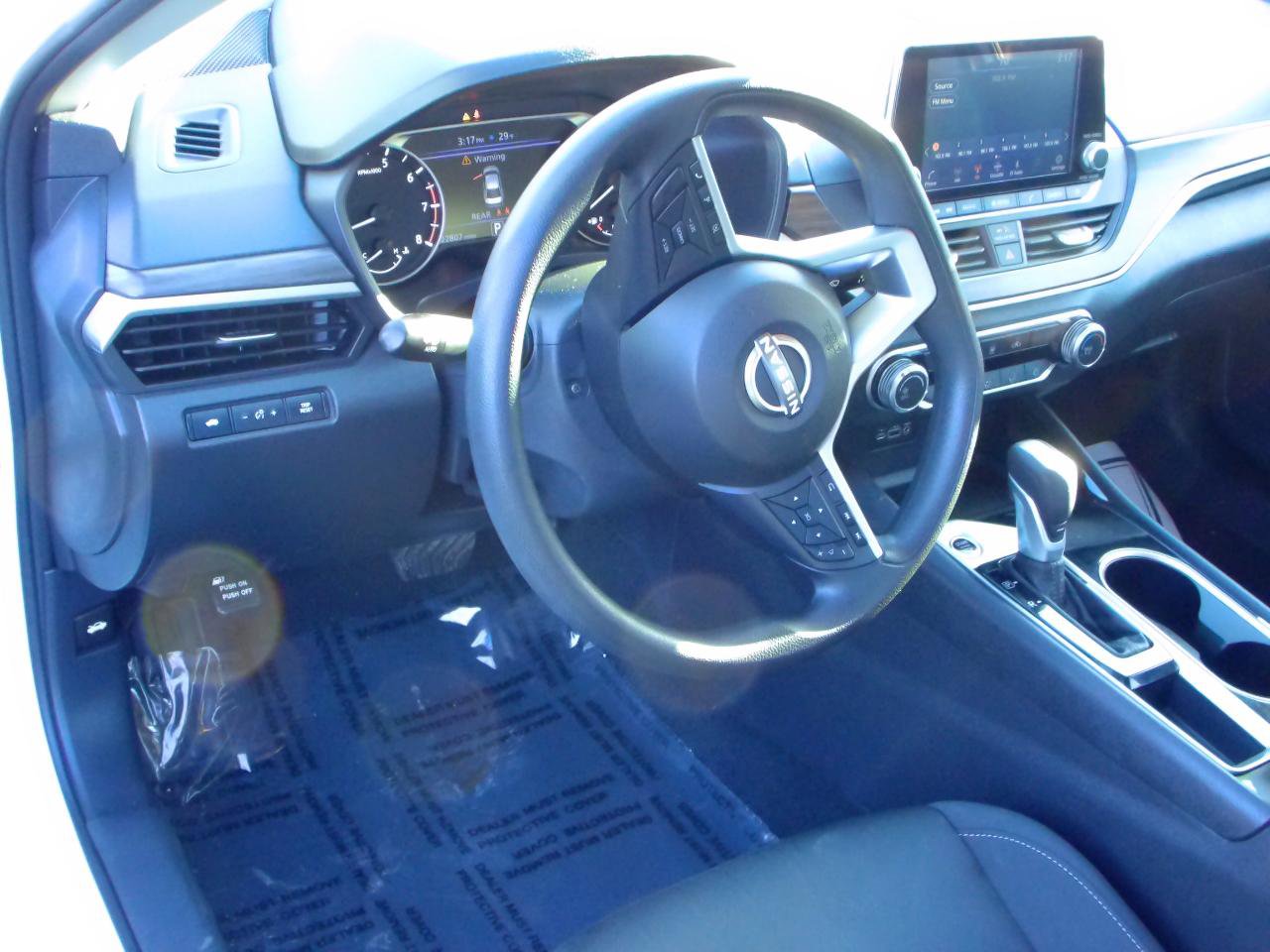 Used 2024 Nissan Altima 2.5 SV image 5