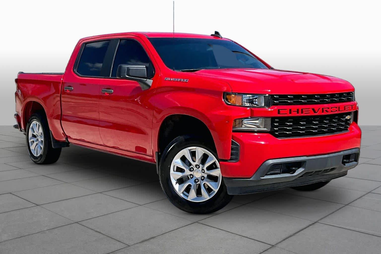 Used 2020 Chevrolet Silverado 1500 Custom w/ Custom Value Package RWD image 3