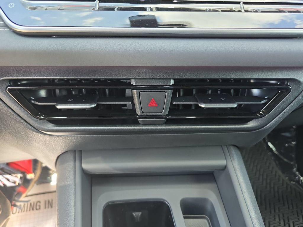 New 2026 Volkswagen Tiguan SE R-Line AWD/4WD image 17