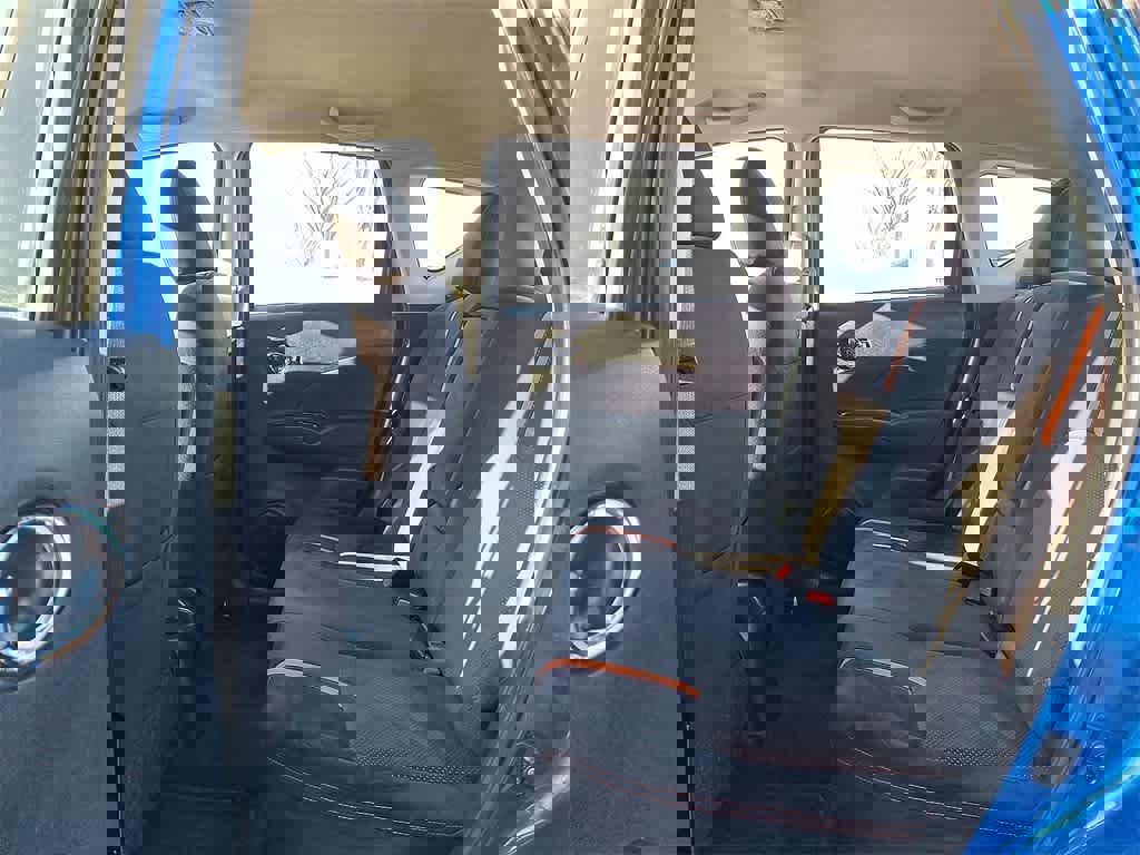 Used 2015 Nissan Versa Note SR w/ SR Convenience Package image 20