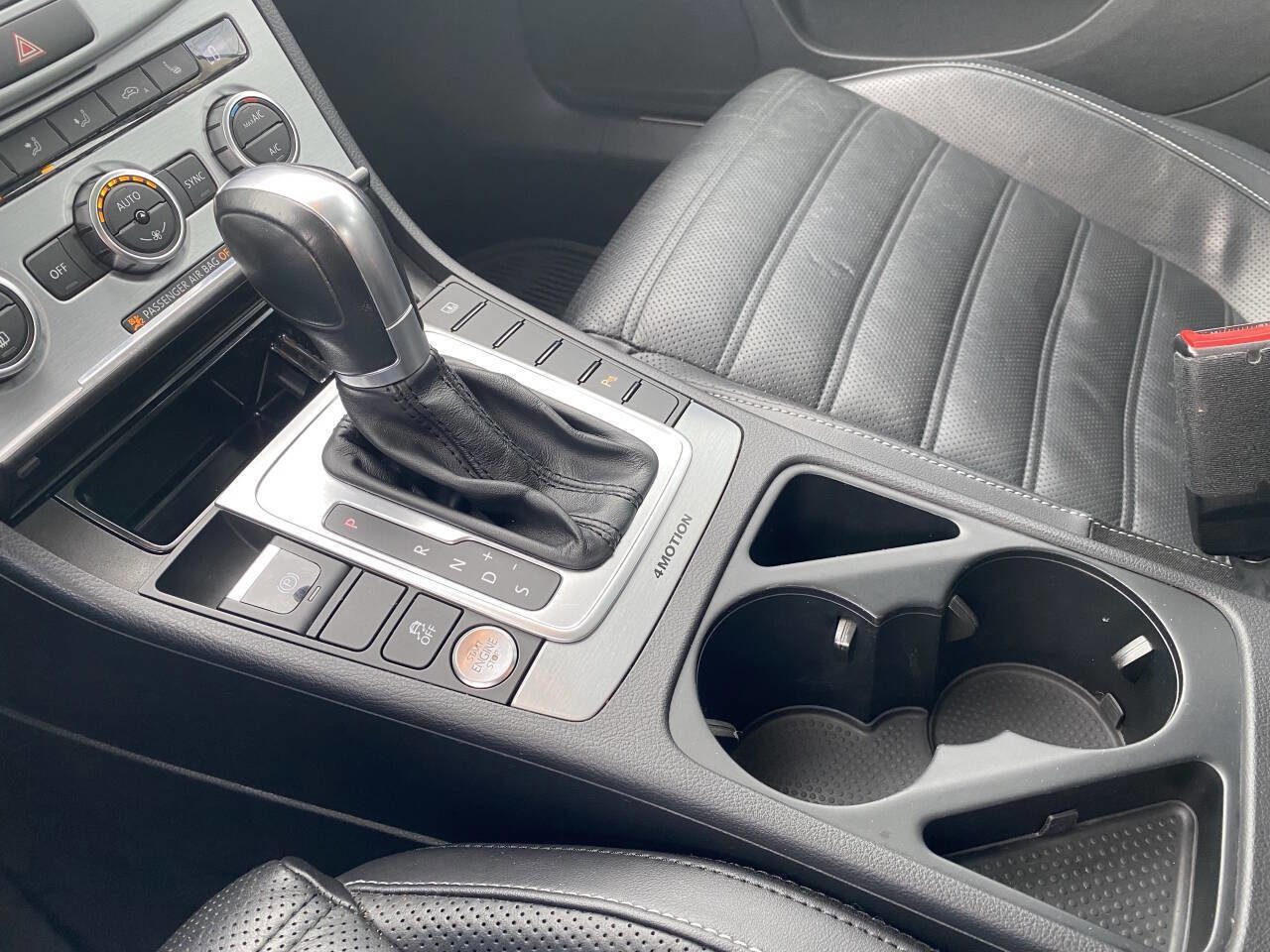 Used 2015 Volkswagen CC Executive image 32