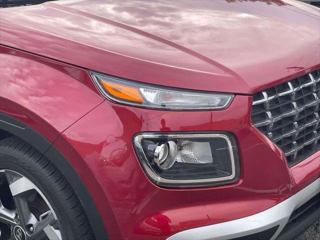 Certified 2024 Hyundai Venue SEL FWD image 7