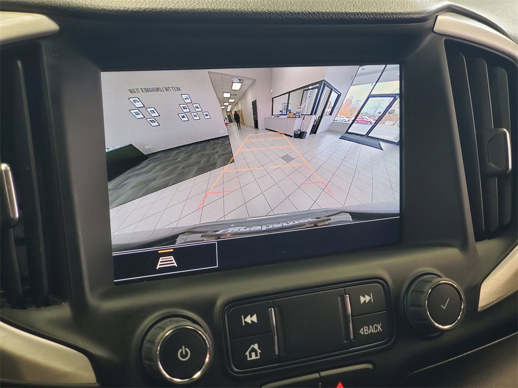 Used 2024 GMC Terrain SLT image 20