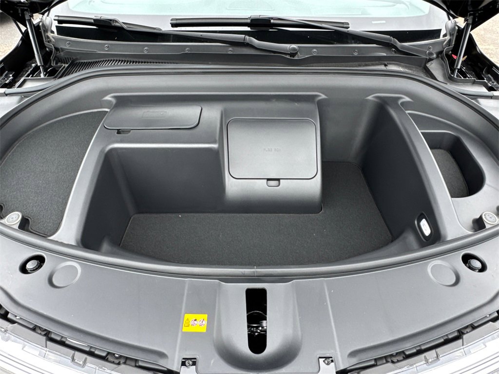 New 2025 VinFast VF 8 Eco image 9