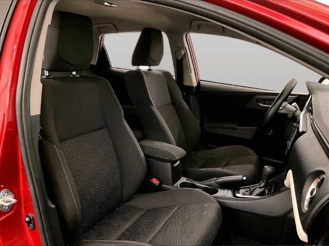 Used 2017 Toyota Corolla iM FWD image 8