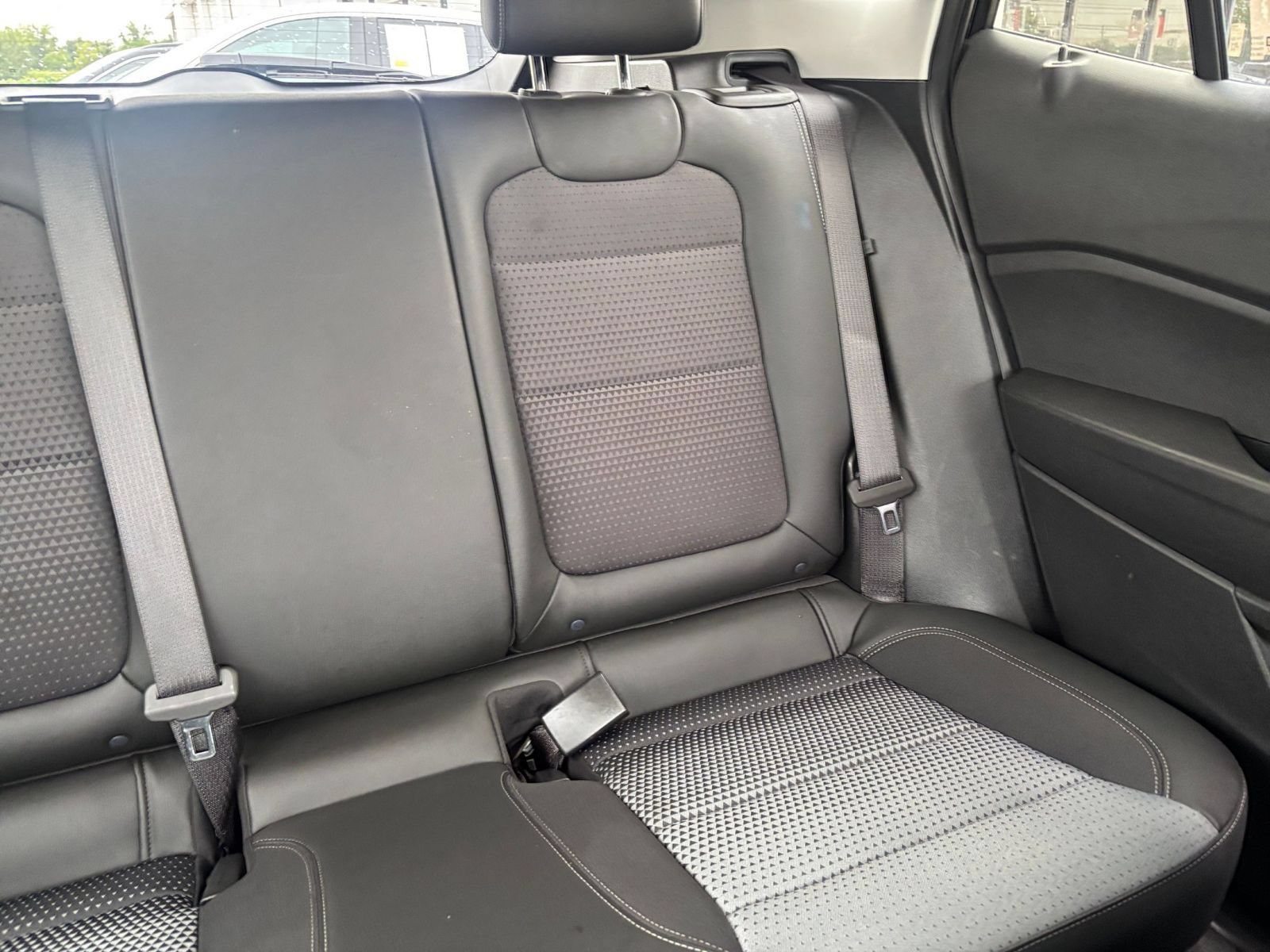 Used 2025 Chevrolet Trax LT FWD image 31