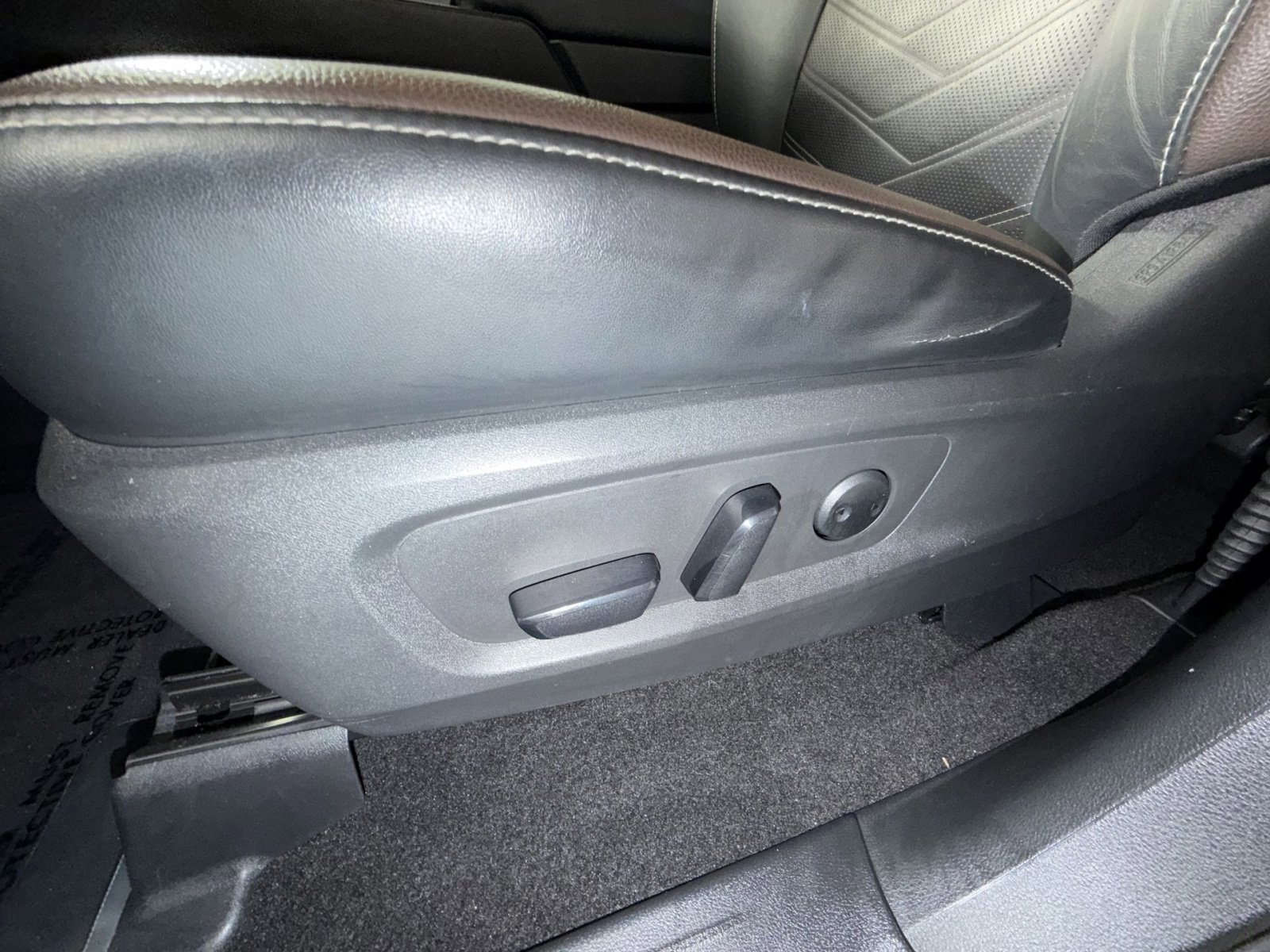 Used 2023 Nissan Pathfinder Platinum image 14