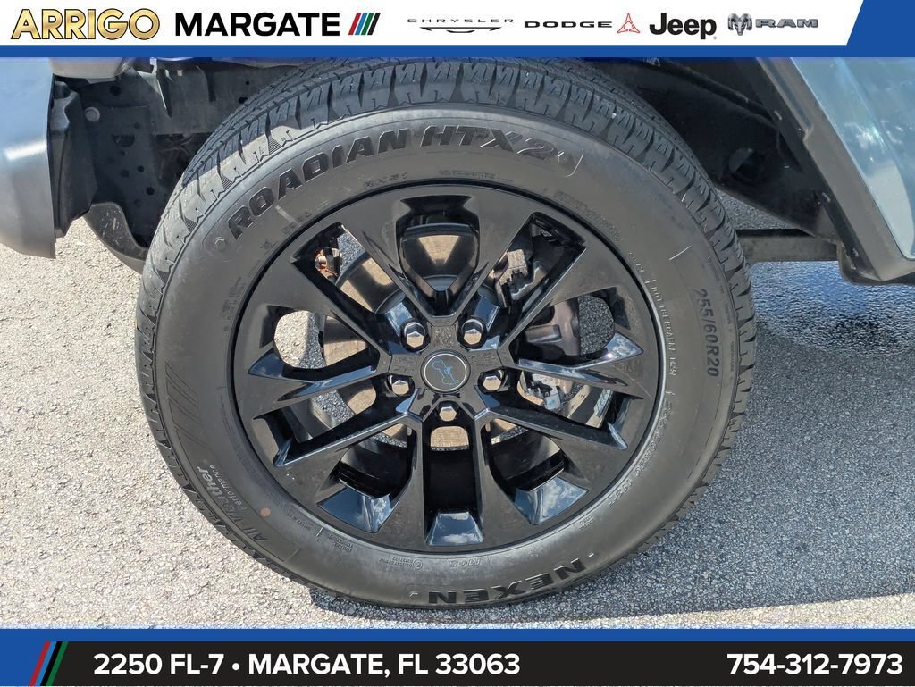 Used 2025 Jeep Wrangler Unlimited Sahara w/ Safety Group AWD/4WD image 11