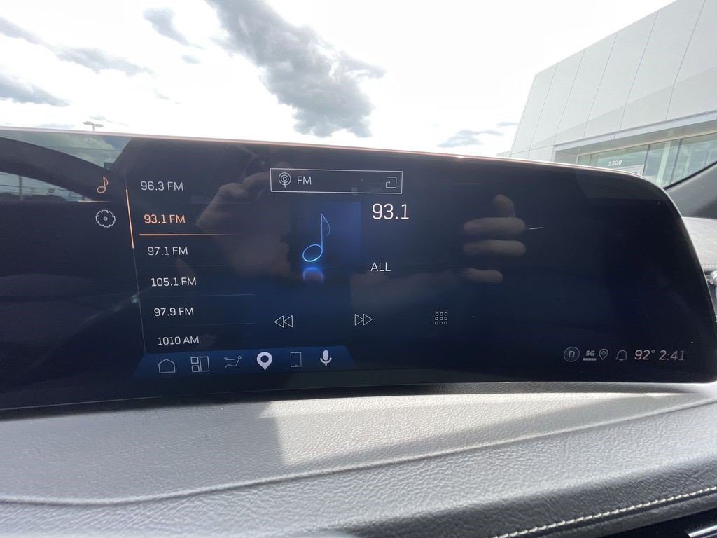 Certified 2025 Cadillac XT4 Premium Luxury FWD image 13