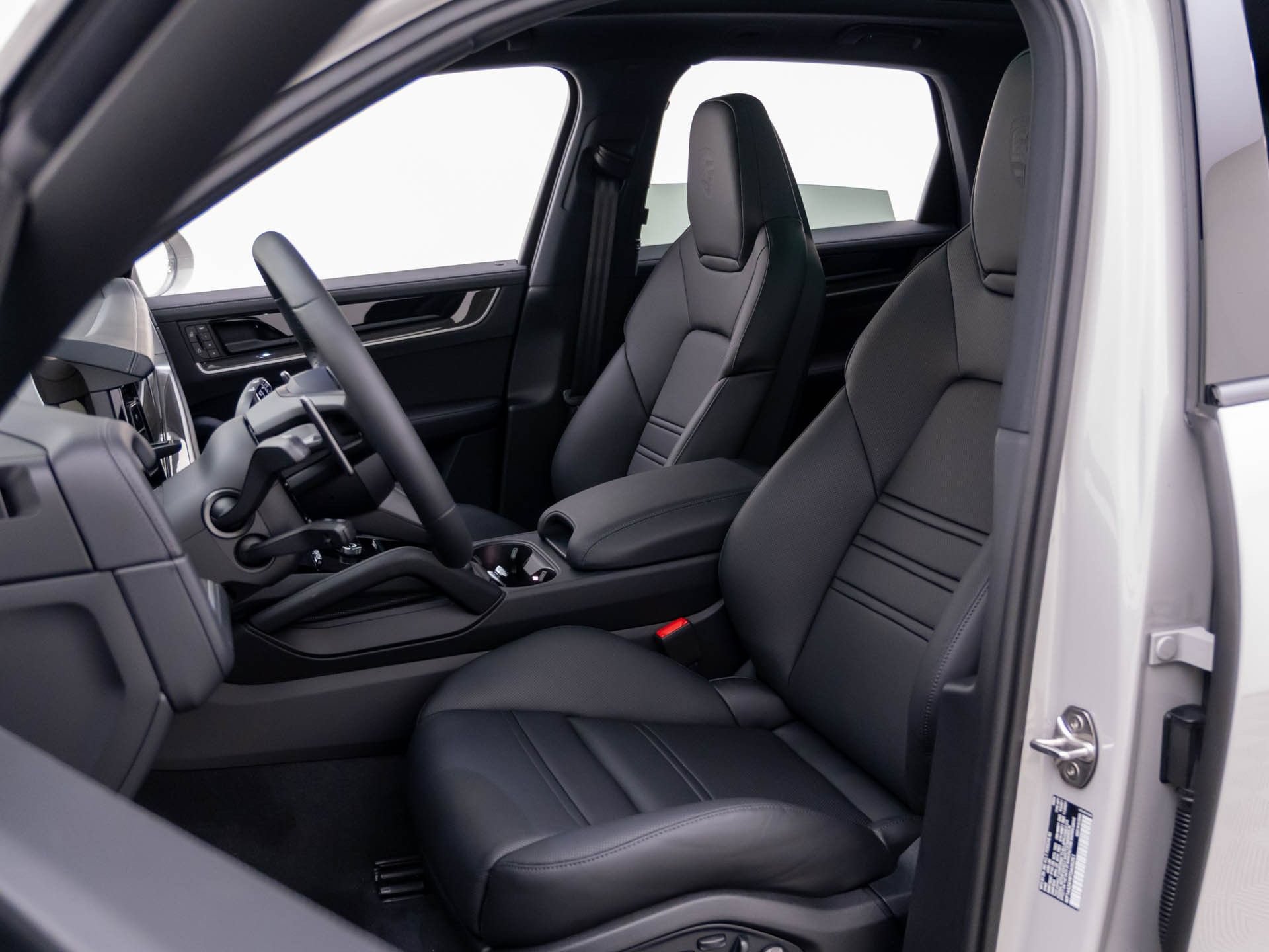 New 2026 Porsche Cayenne AWD/4WD image 5
