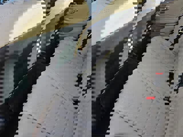 Used 2018 Mercedes-Benz C 300 4MATIC Sedan image 16