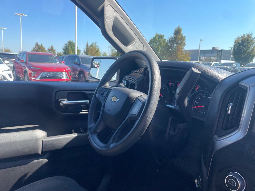 Used 2024 Chevrolet Silverado 1500 Custom AWD/4WD image 28