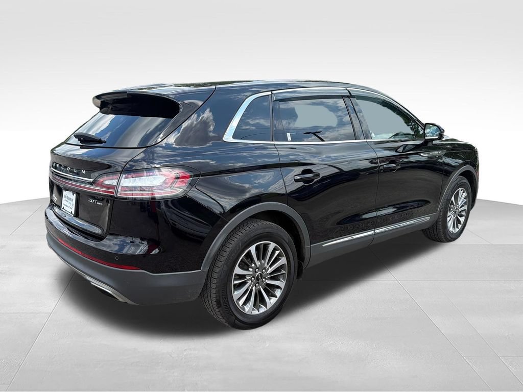 Used 2019 Lincoln Nautilus Select AWD/4WD image 5
