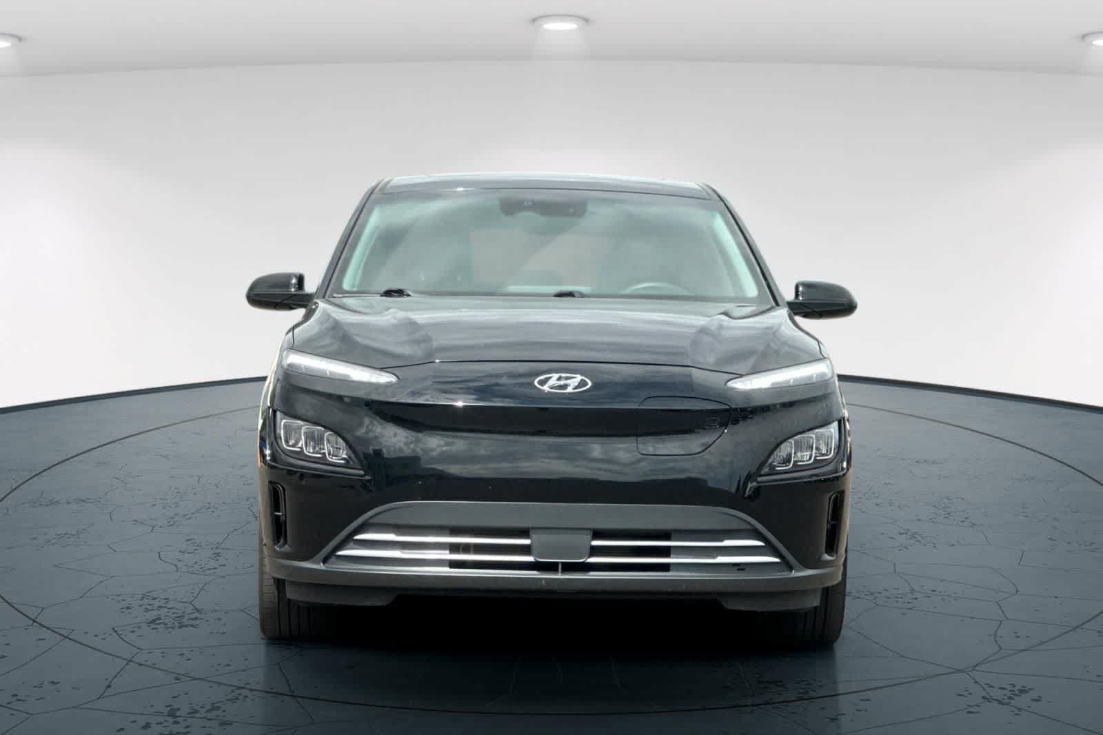 Used 2023 Hyundai Kona Limited w/ Cargo Package FWD image 10