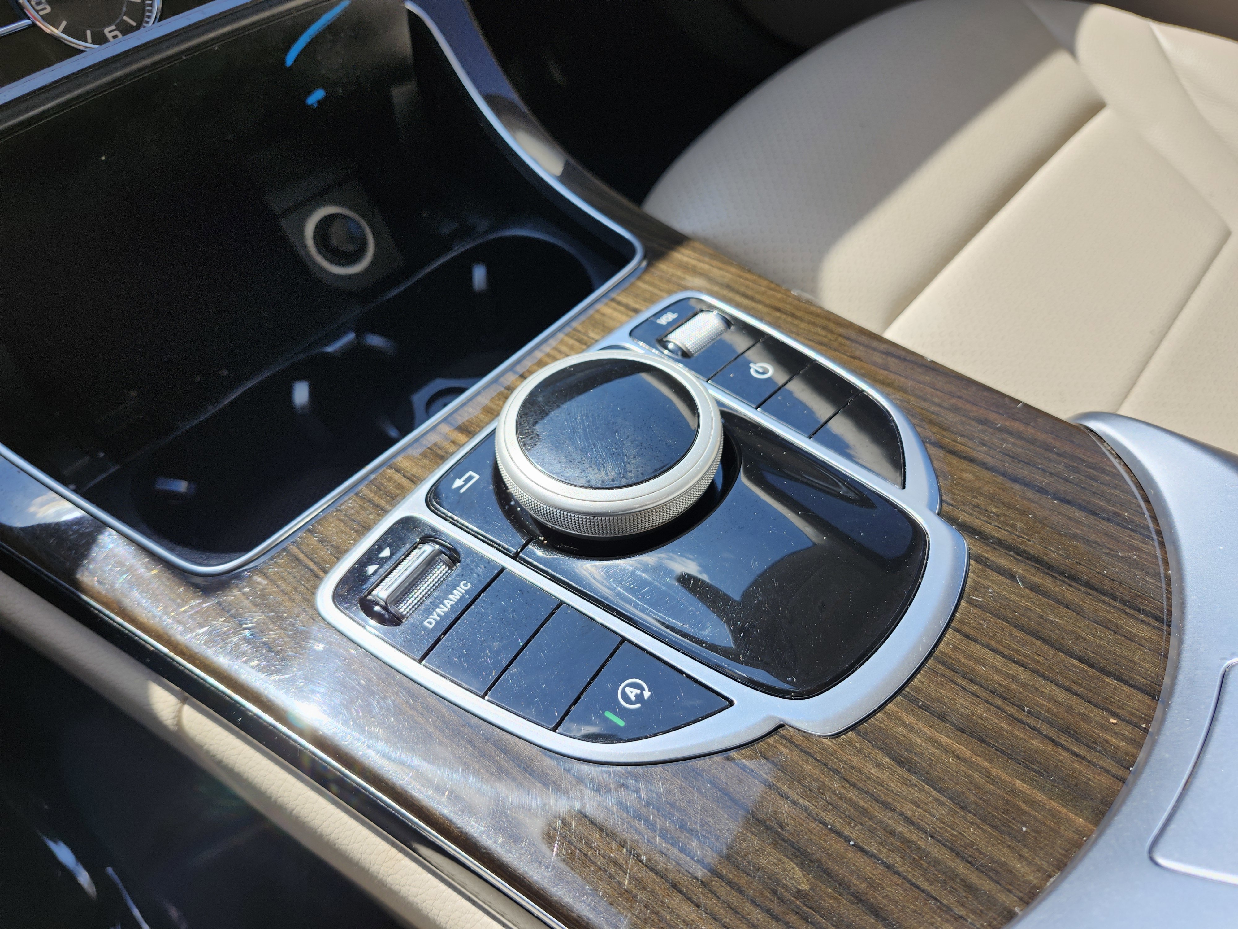 Used 2019 Mercedes-Benz C 300 4MATIC Sedan image 9