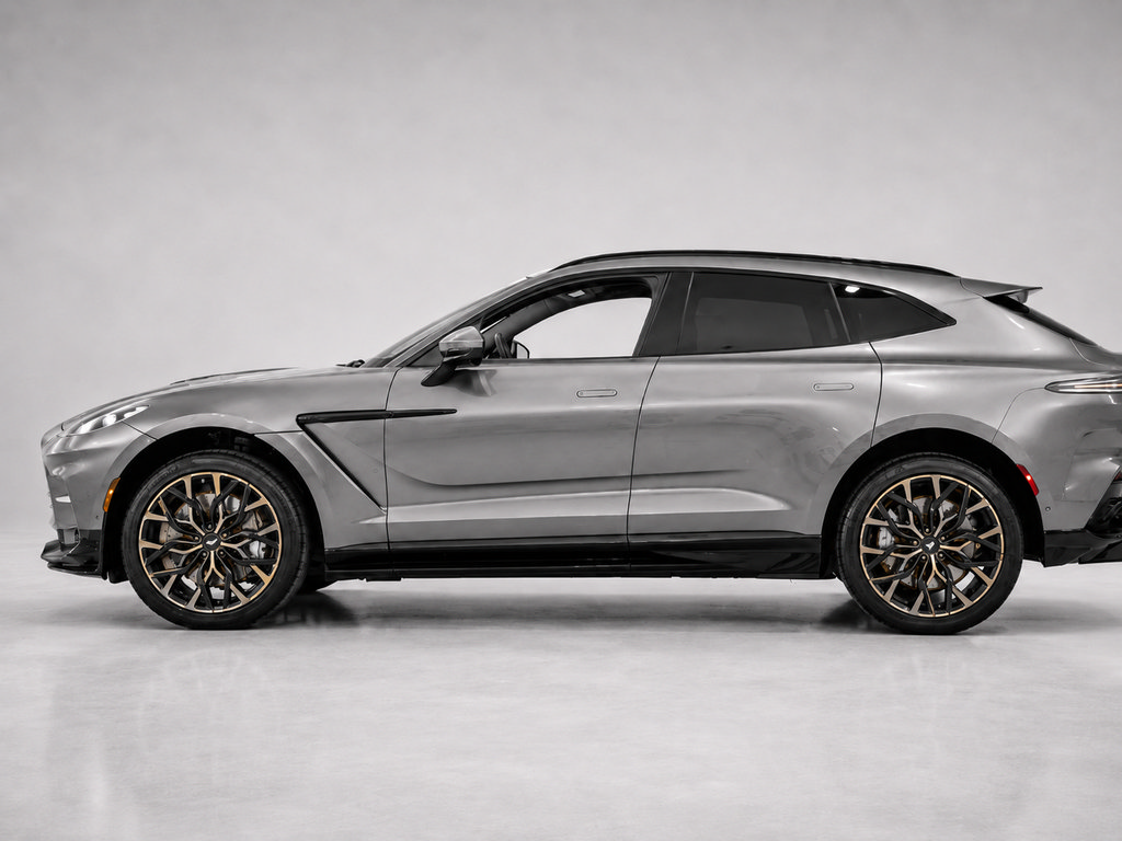 Used 2023 Aston Martin DBX 707 AWD/4WD image 5