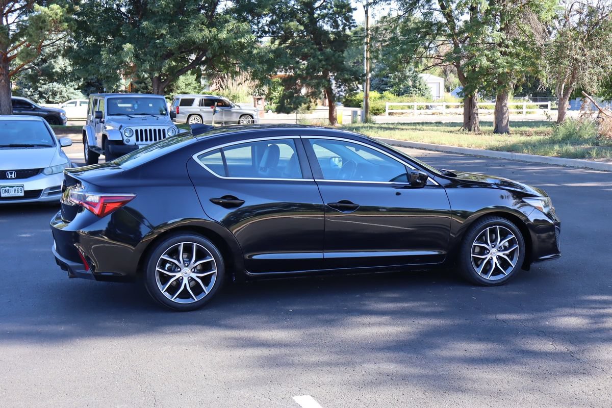 Used 2020 Acura ILX w/ Premium Package FWD image 4