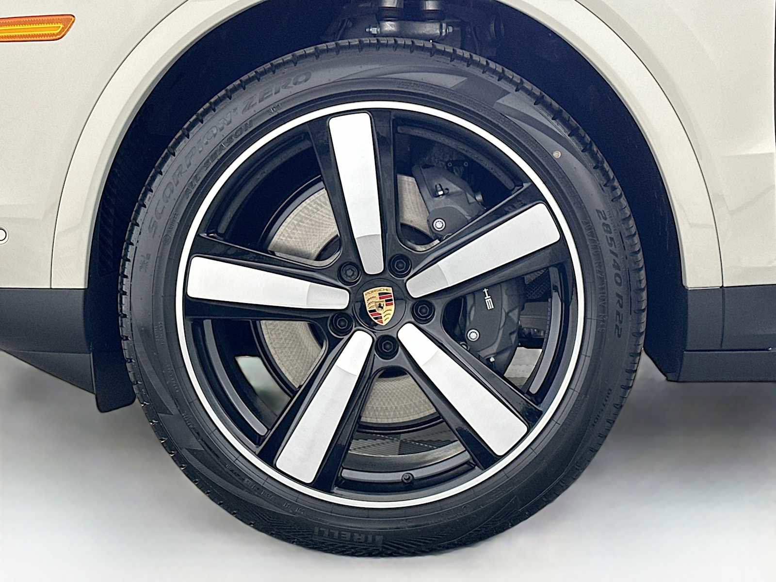 New 2025 Porsche Cayenne image 31