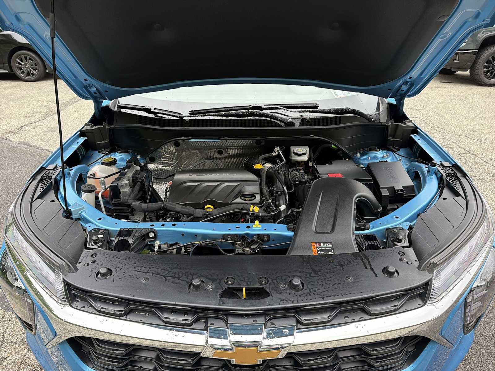Used 2025 Chevrolet Trax LT FWD image 29