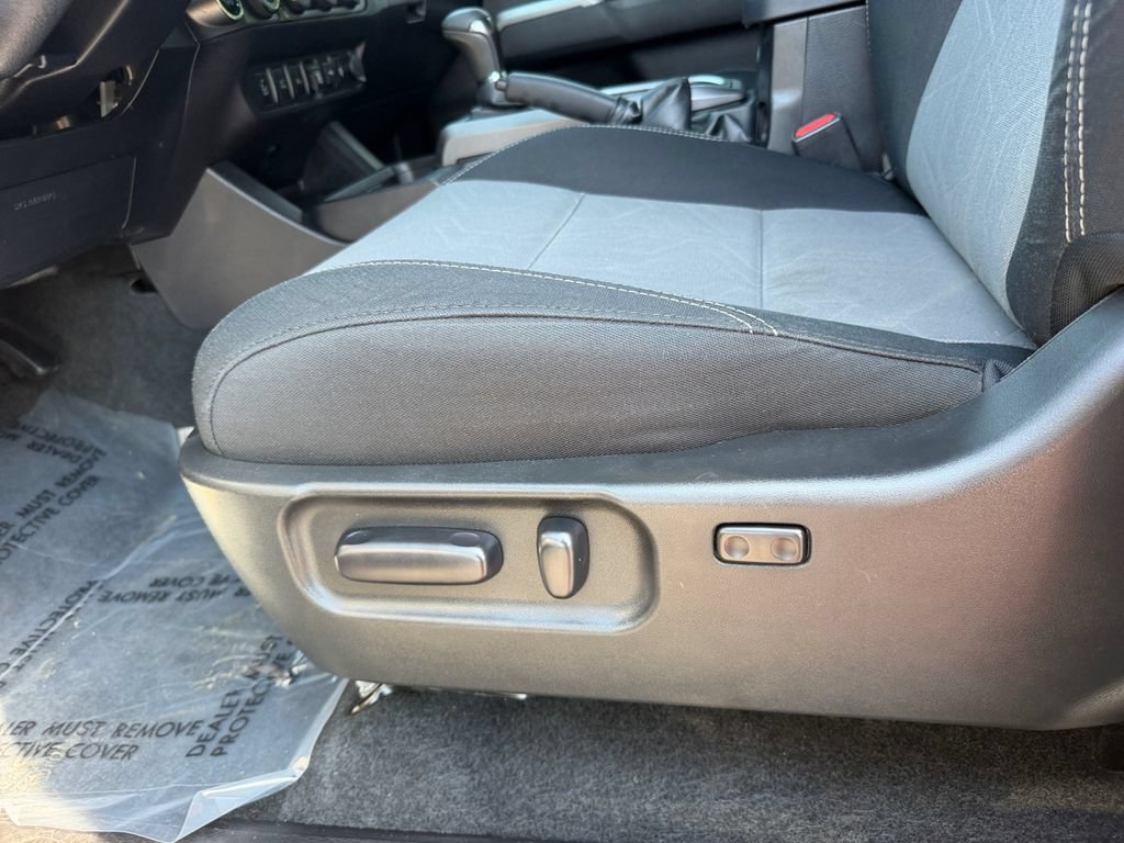 Used 2023 Toyota Tacoma TRD Sport w/ Technology Package AWD/4WD image 17