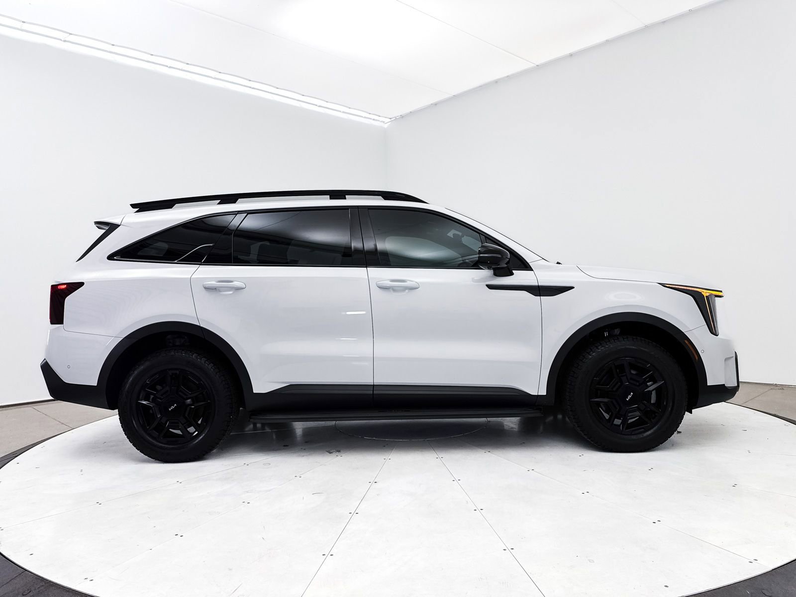 Certified 2024 Kia Sorento SX Prestige w/ Olive Brown Leather Package AWD/4WD image 46