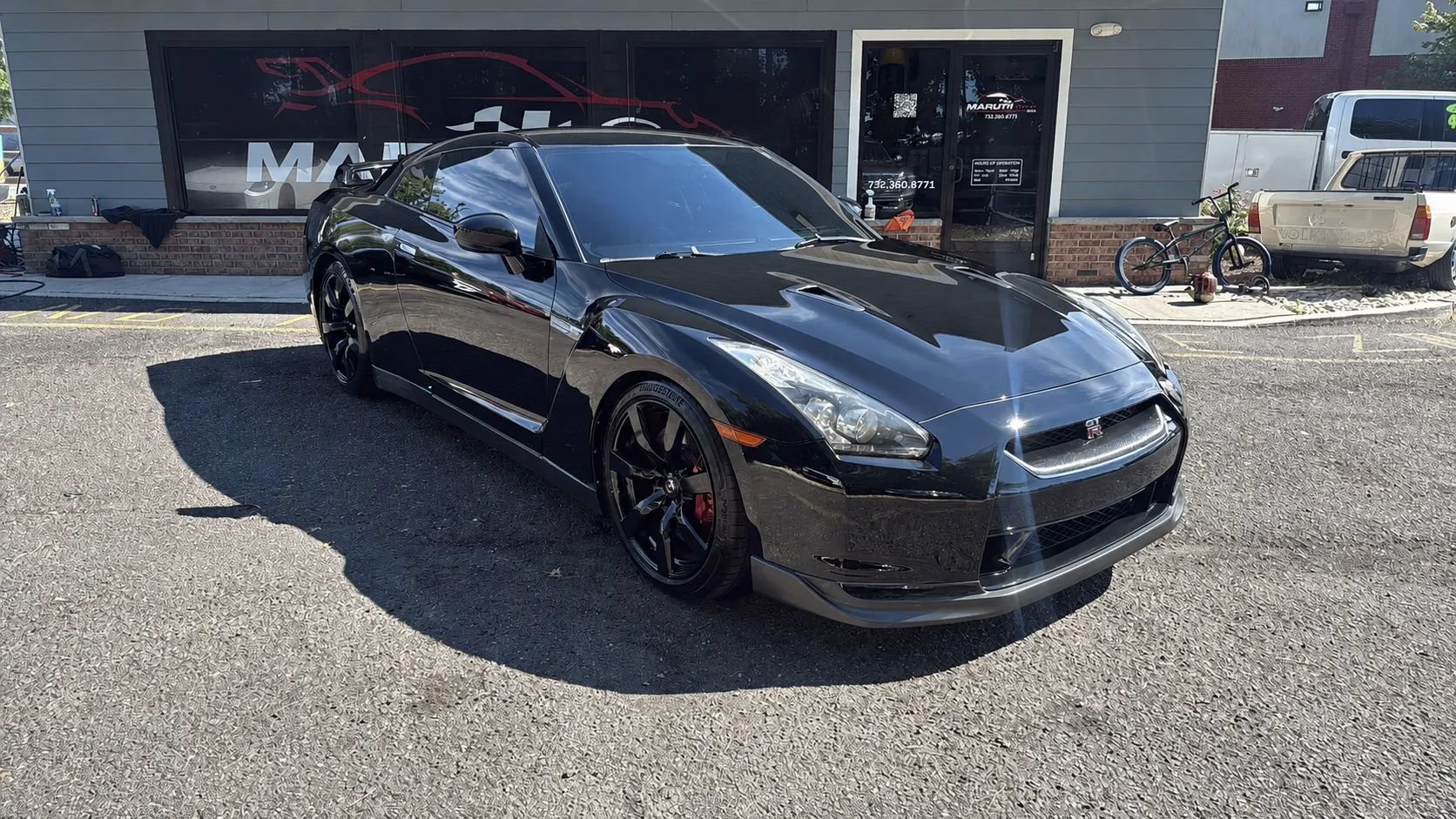 Used 2010 Nissan GT-R Premium AWD/4WD image 3