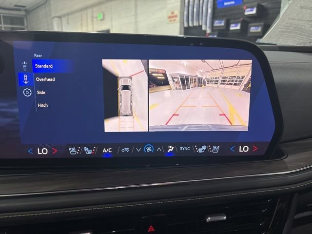 Used 2025 Chevrolet Suburban Premier image 26