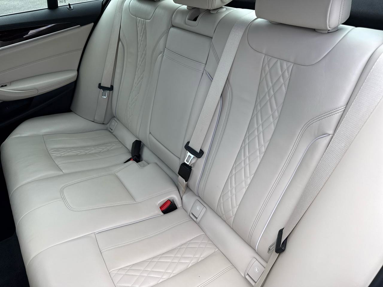 Used 2017 BMW 530i xDrive image 36