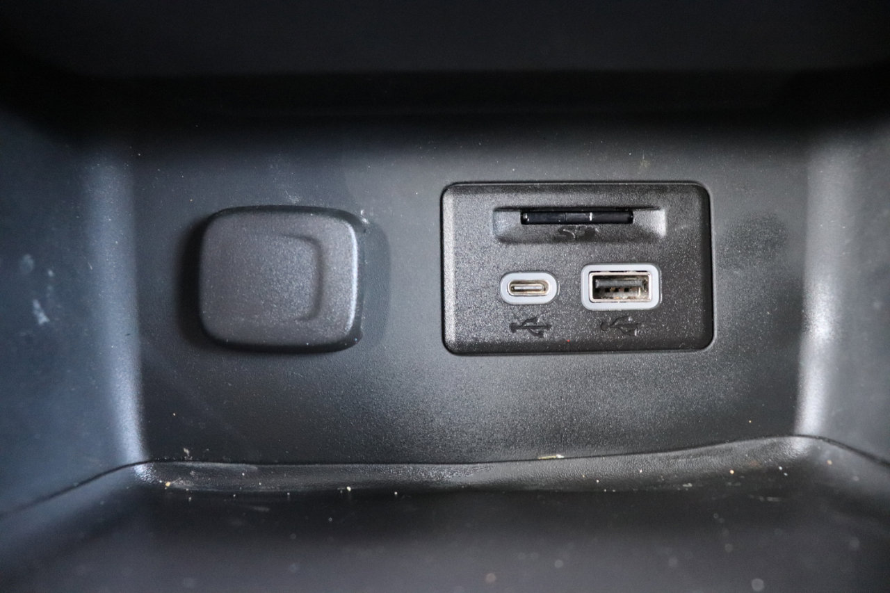 Used 2023 GMC Acadia SLT image 37
