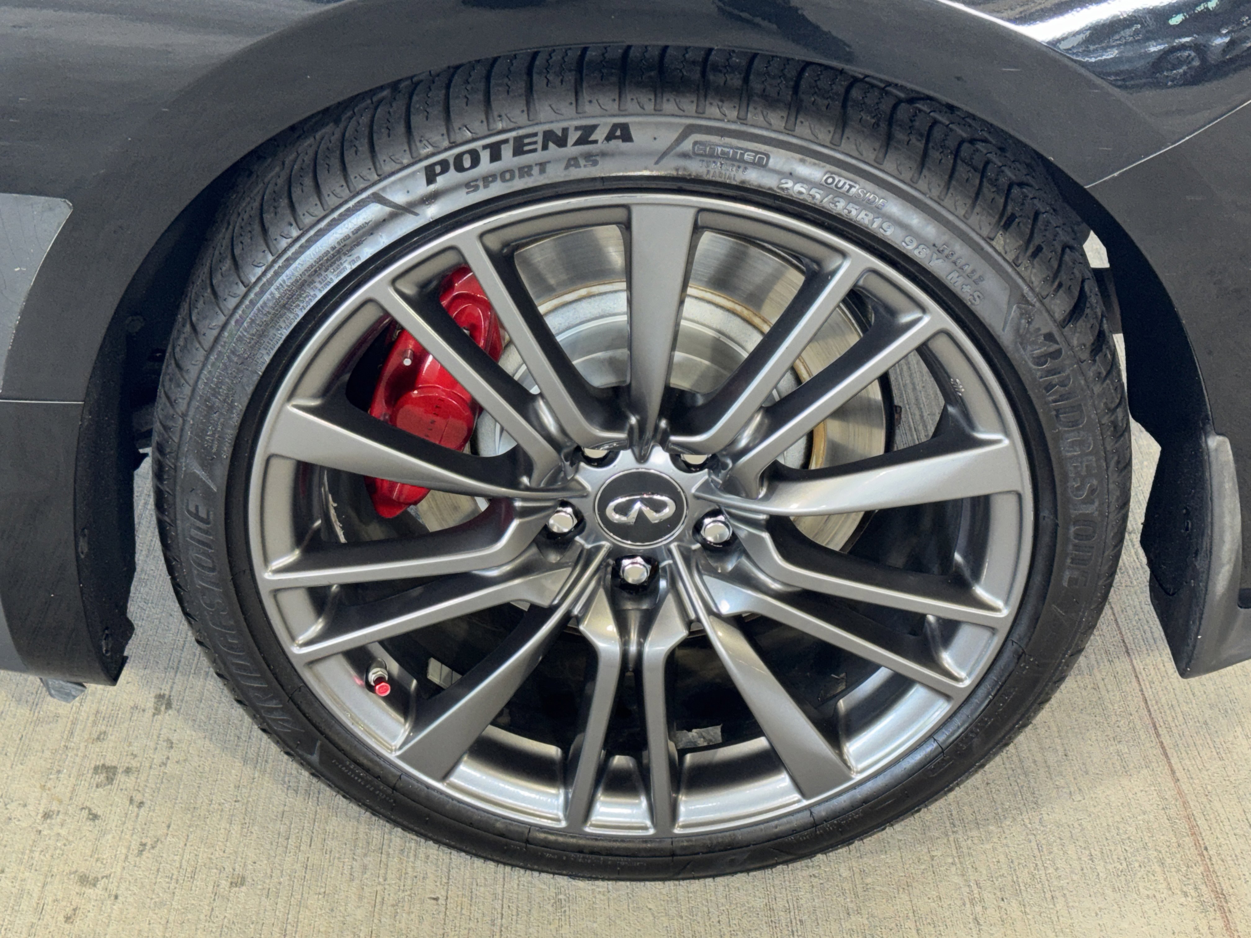 Used 2017 INFINITI Q60 Red Sport 400 image 33