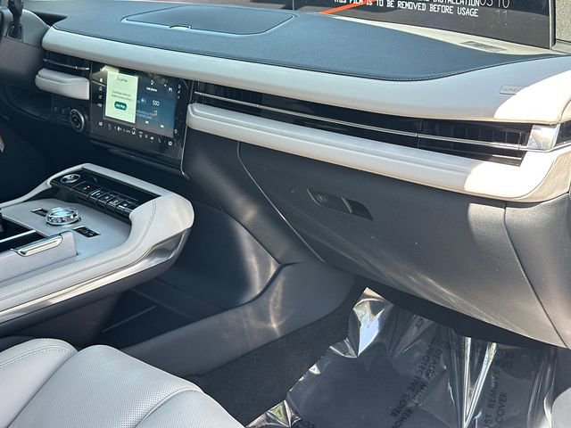 New 2026 Lincoln Navigator L Reserve AWD/4WD image 17
