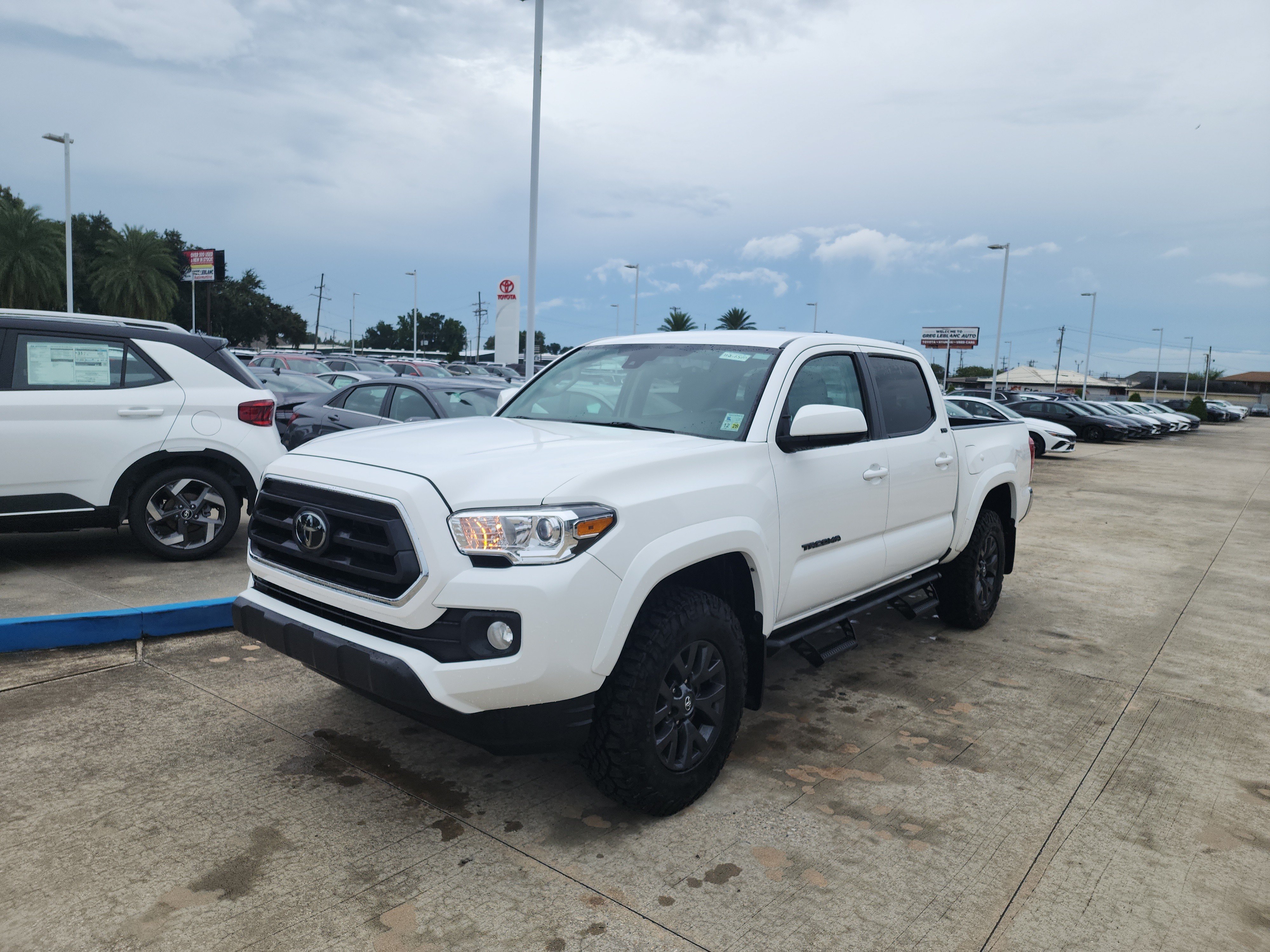 Used 2022 Toyota Tacoma SR5 RWD image 3
