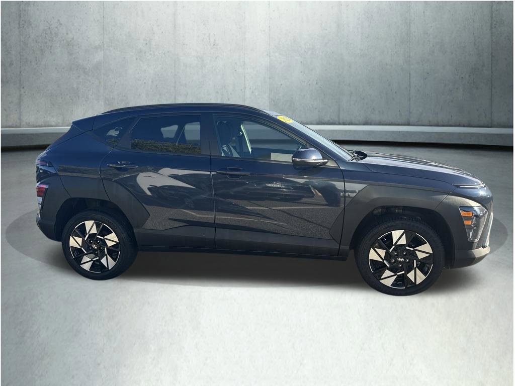 Used 2024 Hyundai Kona SEL AWD/4WD image 3
