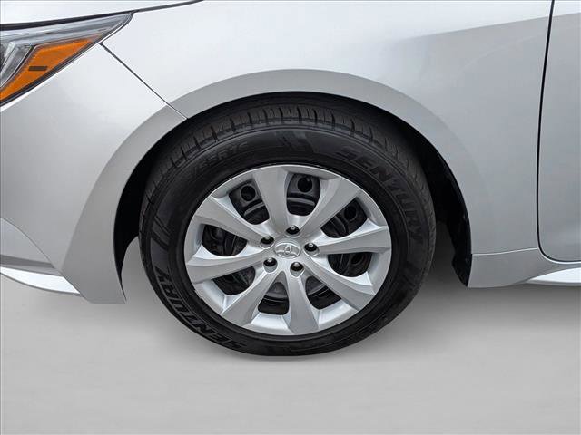 Used 2021 Toyota Corolla LE w/ Carpet Mat Package (TMS) image 20