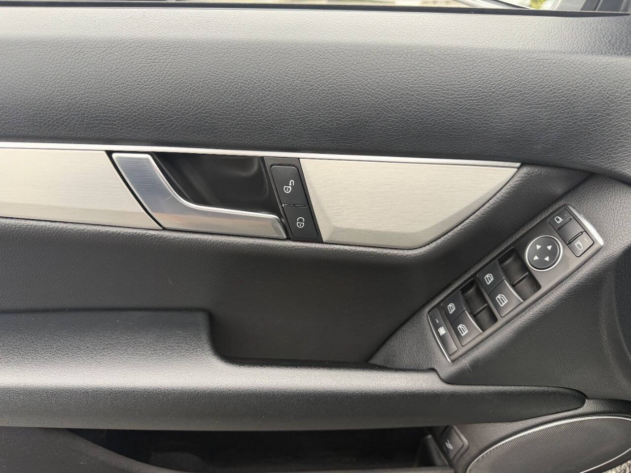 Used 2013 Mercedes-Benz C 300 4MATIC Sedan image 24