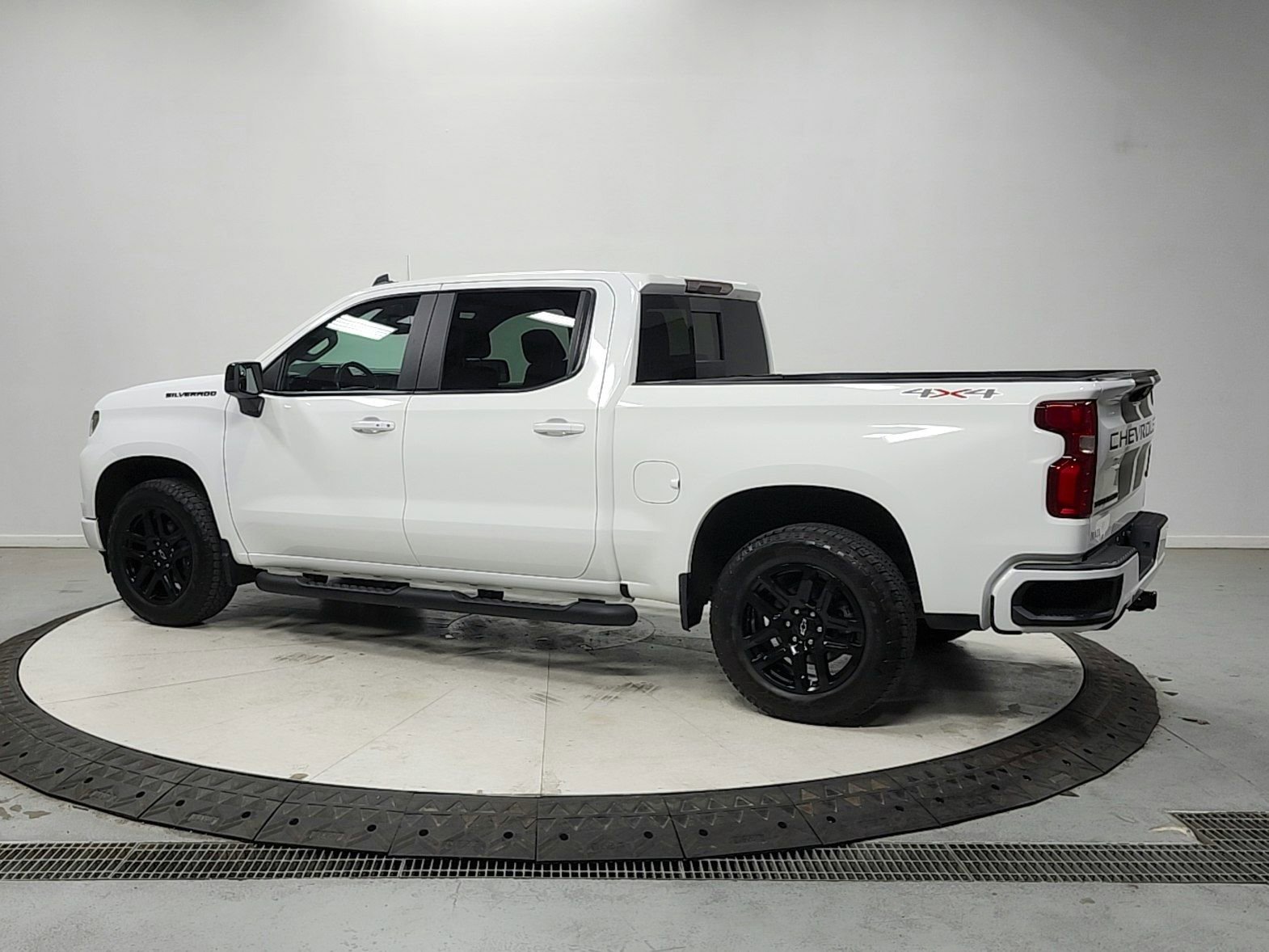 Used 2023 Chevrolet Silverado 1500 RST w/ Rally Edition AWD/4WD image 5