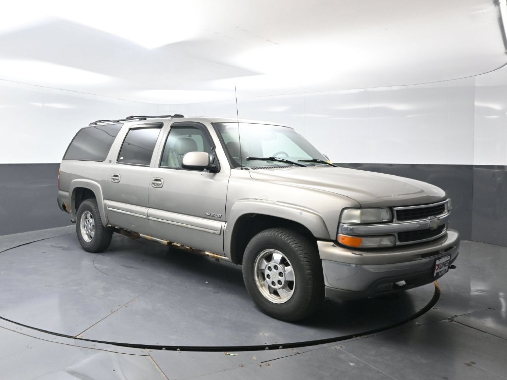 Used 2000 Chevrolet Suburban LT w/ LT Preferred Equipment Group AWD/4WD image 3