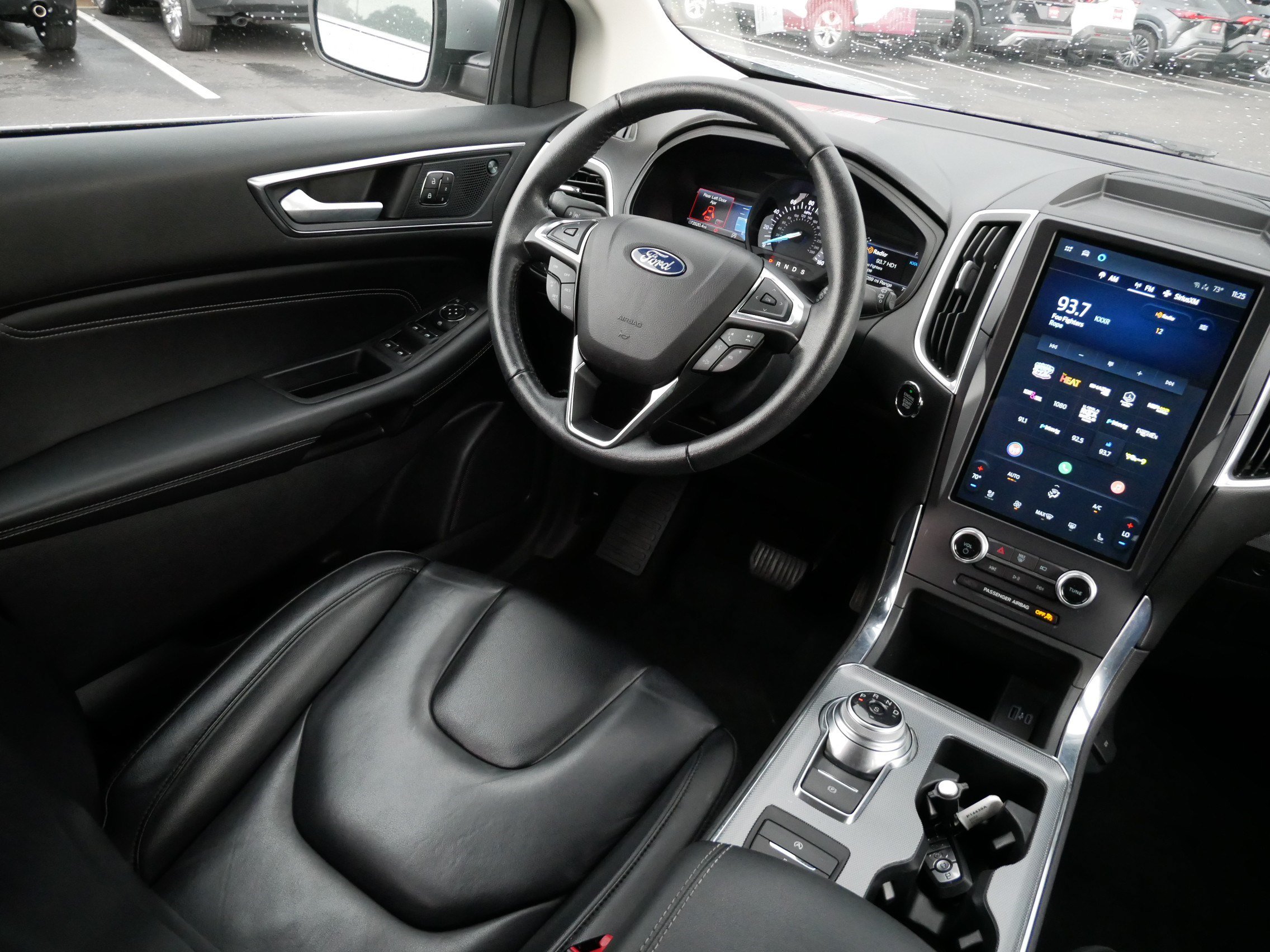 Used 2022 Ford Edge Titanium AWD/4WD image 9