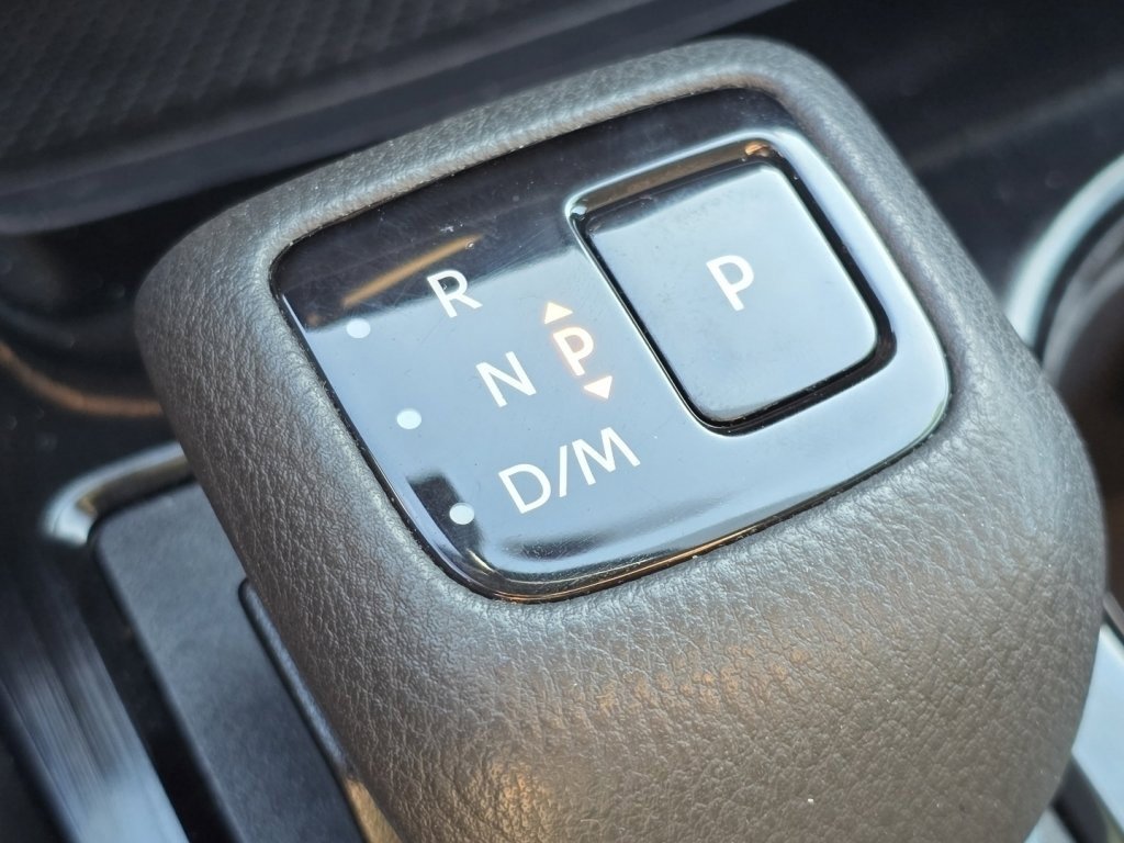 Used 2023 Nissan Rogue S image 25