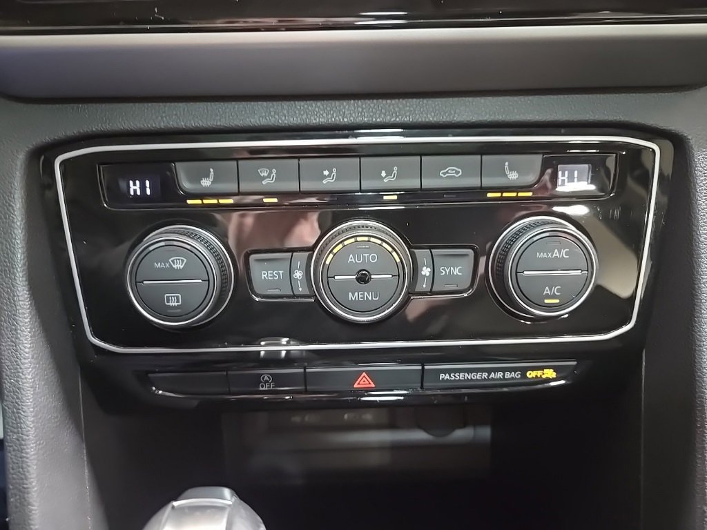 Used 2021 Volkswagen Atlas SEL R-Line image 14