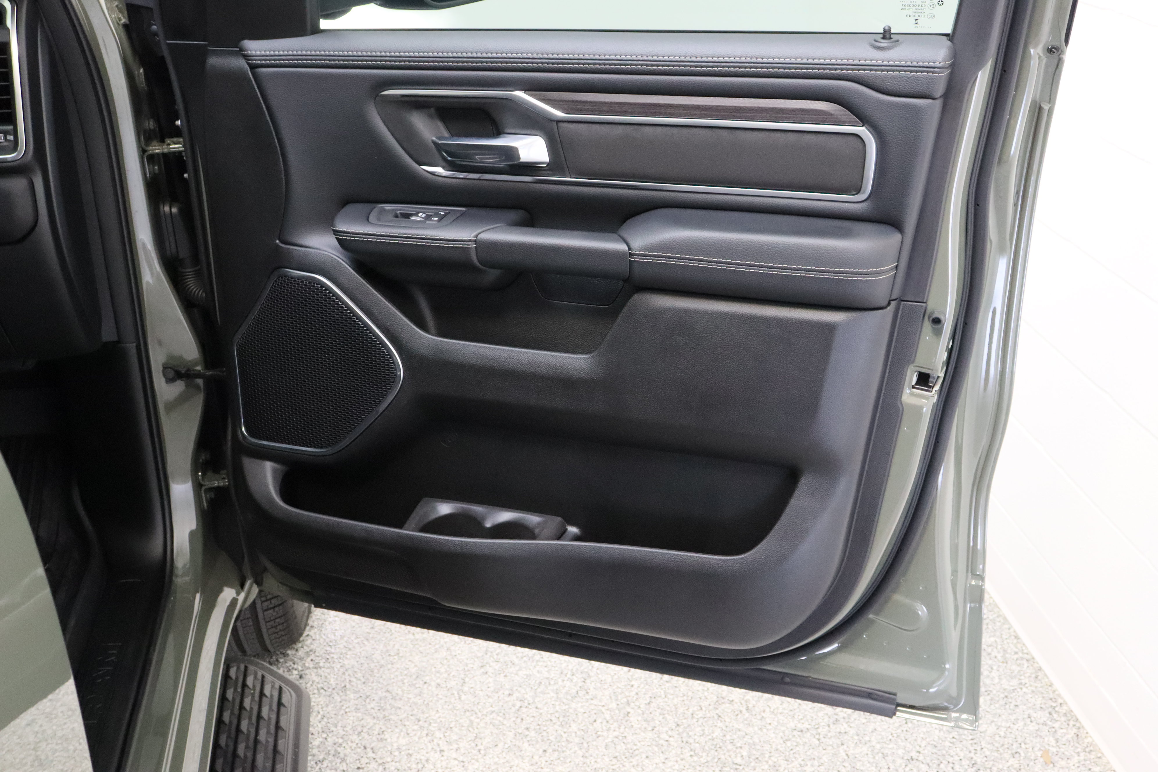 Used 2026 RAM 1500 Laramie w/ Night Edition RWD image 38