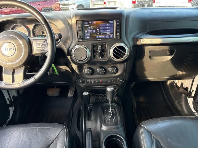 Used 2018 Jeep Wrangler Unlimited Sahara w/ Connectivity Group image 10
