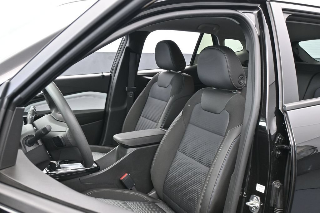 Used 2026 Chevrolet Trax LT FWD image 10