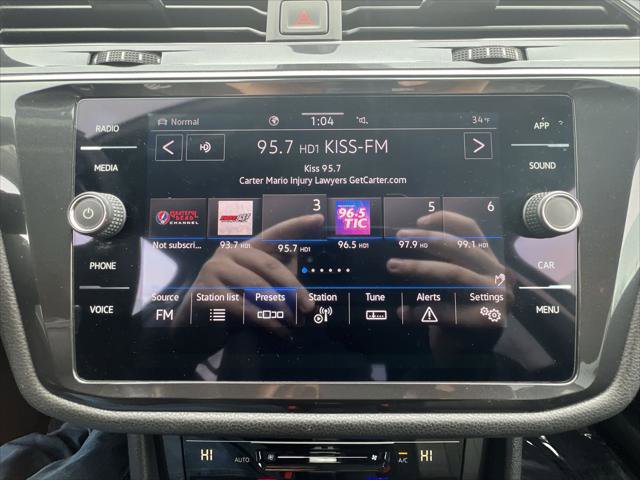 Certified 2022 Volkswagen Tiguan SE w/ Panoramic Sunroof Package image 16