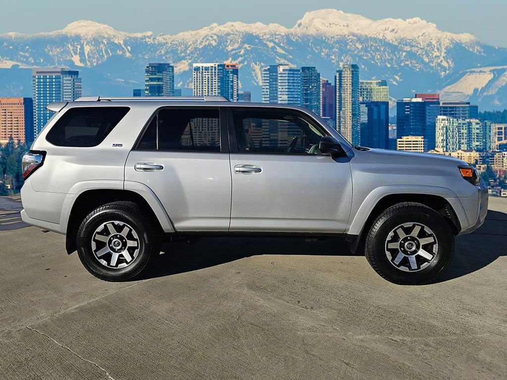 Used 2018 Toyota 4Runner SR5 image 9
