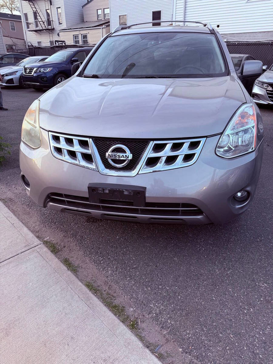 Used 2013 Nissan Rogue SV w/ Premium Pkg AWD/4WD image 2