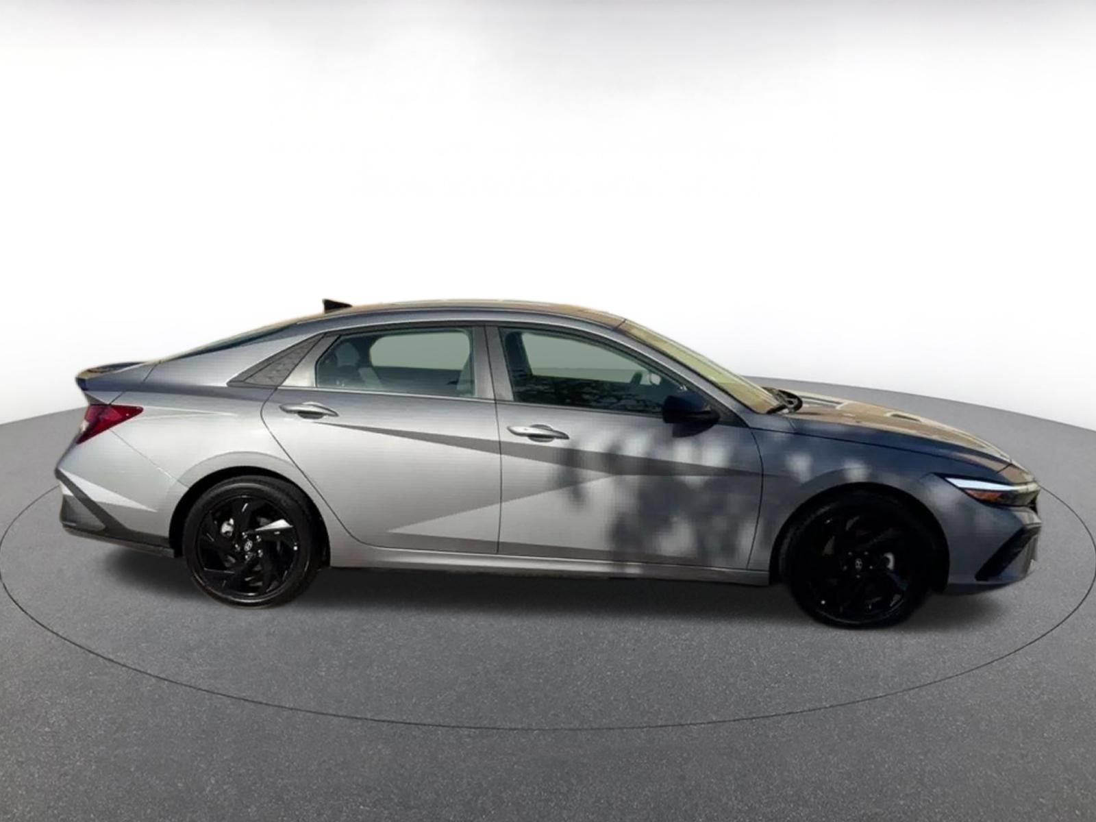 Used 2026 Hyundai Elantra Sport FWD image 15
