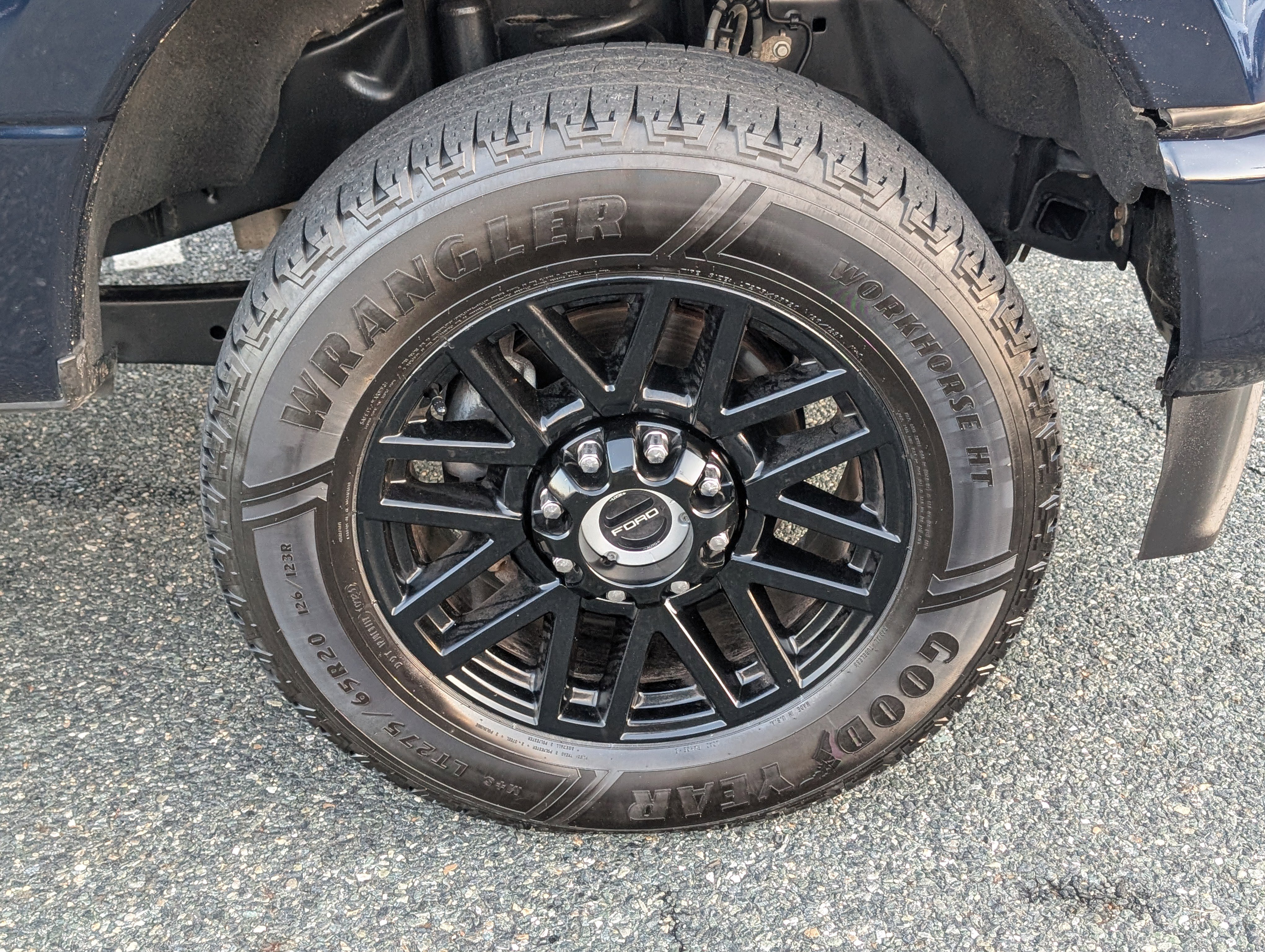 Used 2022 Ford F250 Lariat w/ Black Appearance Package image 10